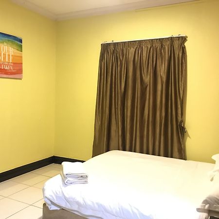 Sunset & Seaview Vacation Condos At Marina Court Resort Condo 코타키나발루 외부 사진