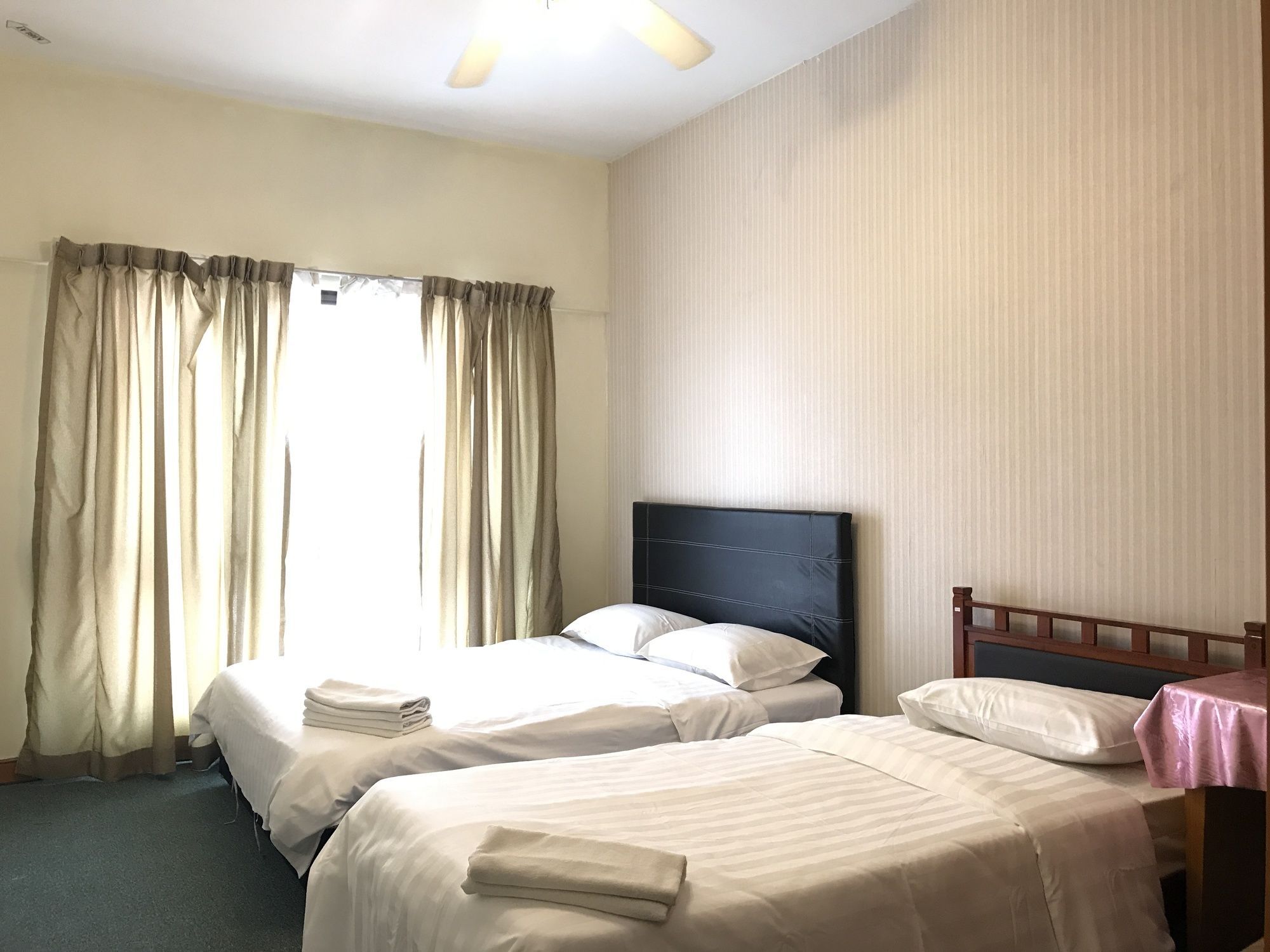 Sunset & Seaview Vacation Condos At Marina Court Resort Condo 코타키나발루 외부 사진