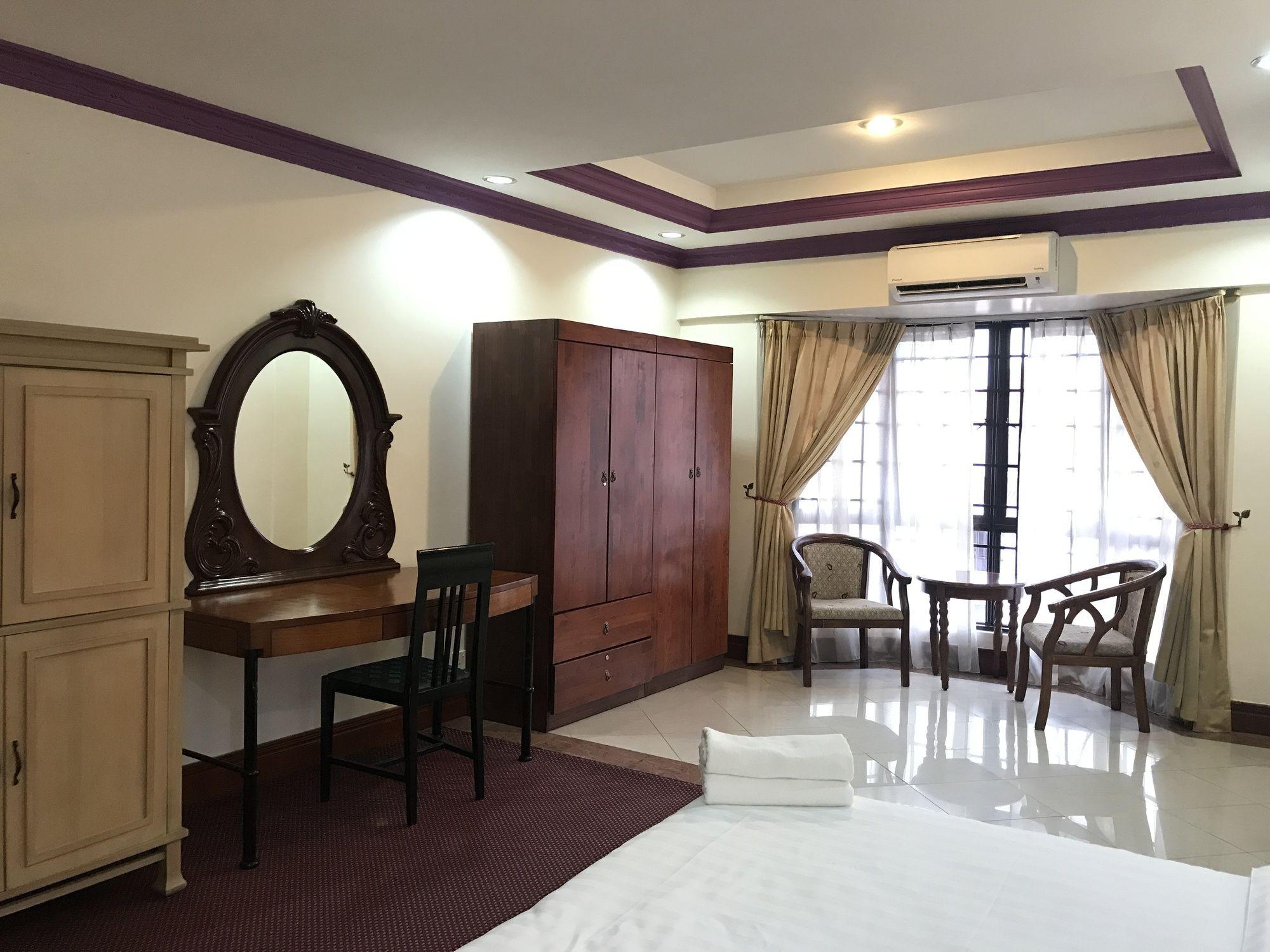 Sunset & Seaview Vacation Condos At Marina Court Resort Condo 코타키나발루 외부 사진