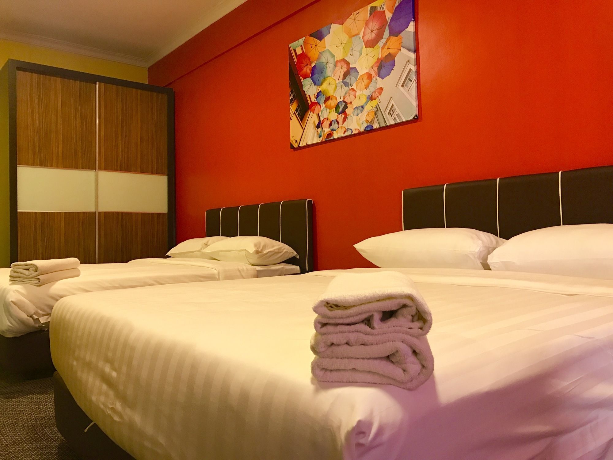 Sunset & Seaview Vacation Condos At Marina Court Resort Condo 코타키나발루 외부 사진