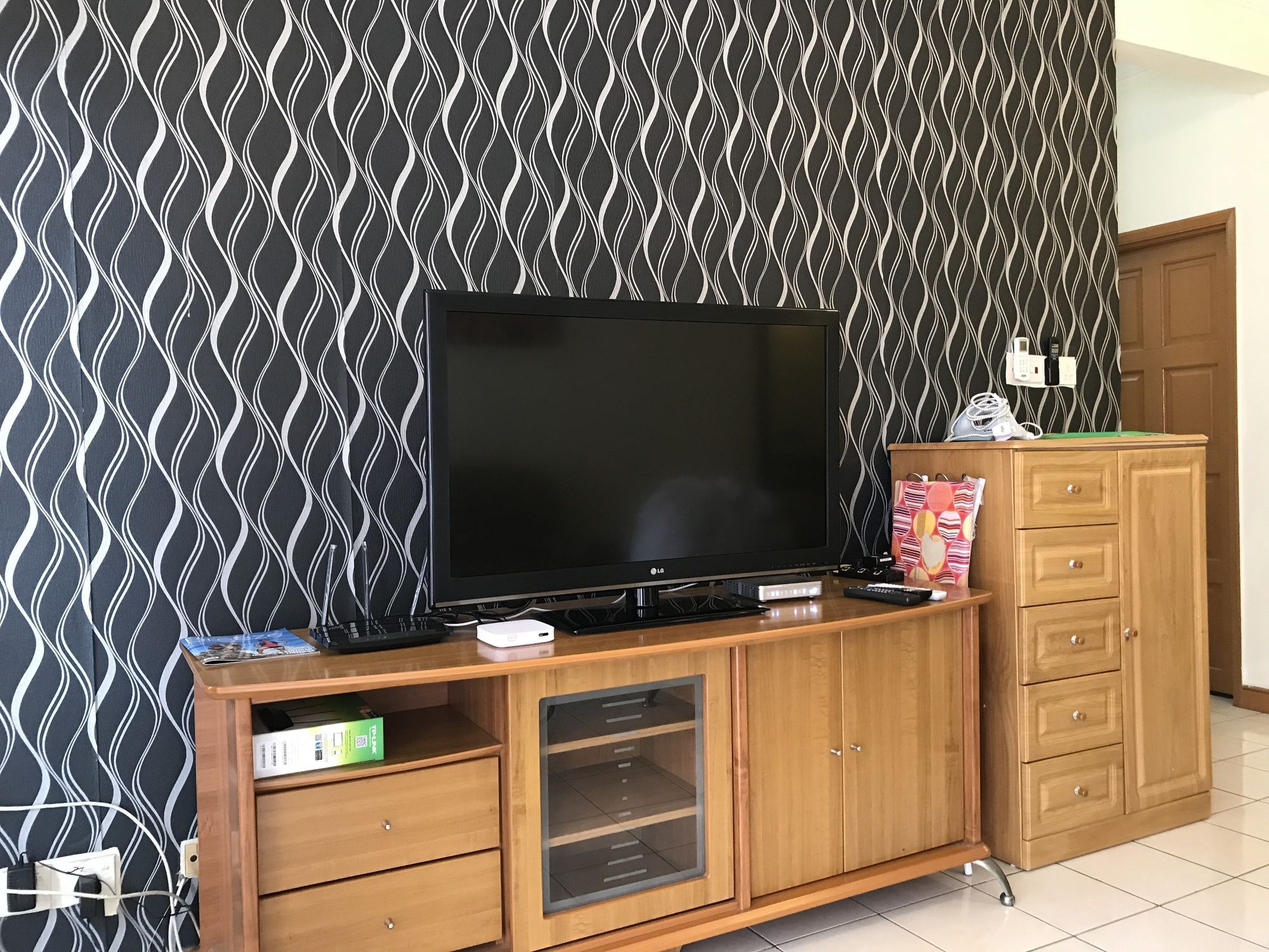 Sunset & Seaview Vacation Condos At Marina Court Resort Condo 코타키나발루 외부 사진
