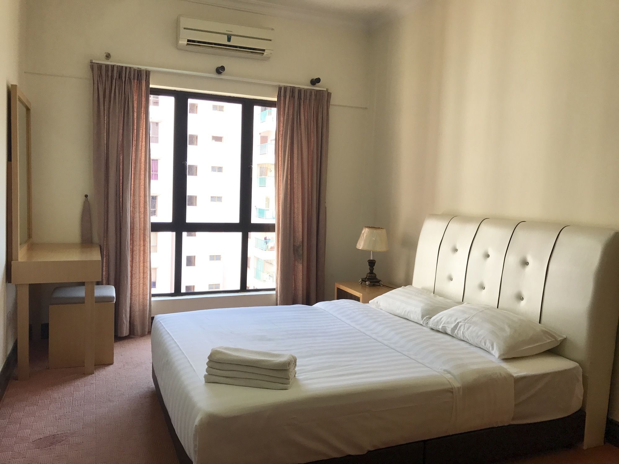 Sunset & Seaview Vacation Condos At Marina Court Resort Condo 코타키나발루 외부 사진