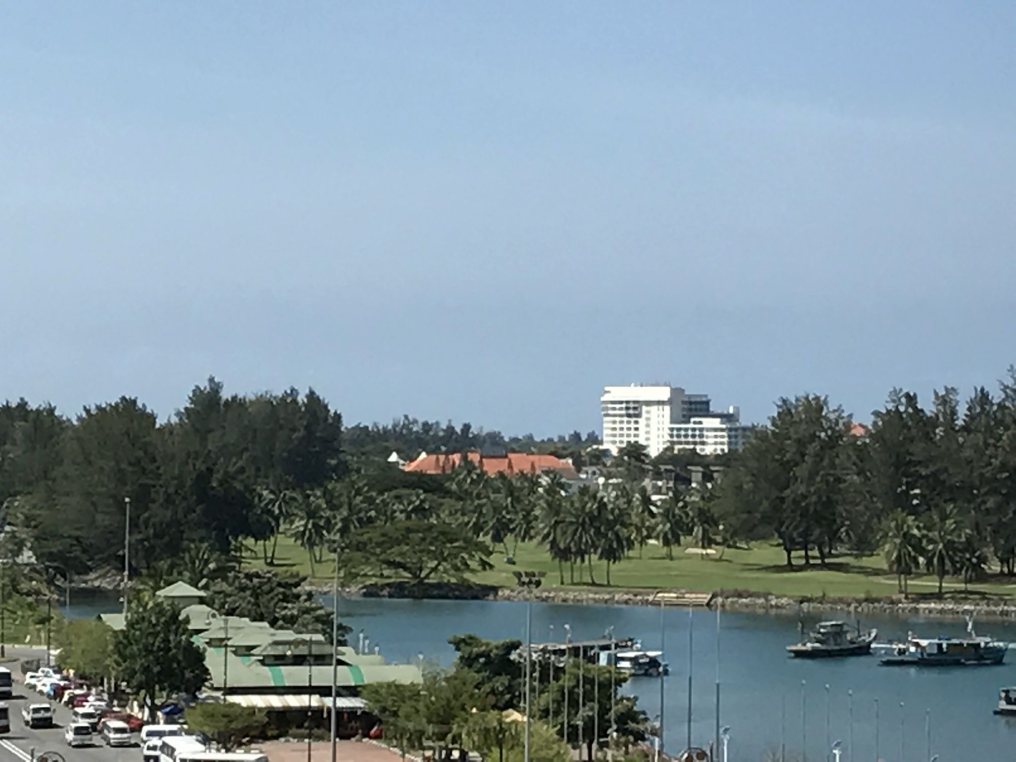 Sunset & Seaview Vacation Condos At Marina Court Resort Condo 코타키나발루 외부 사진