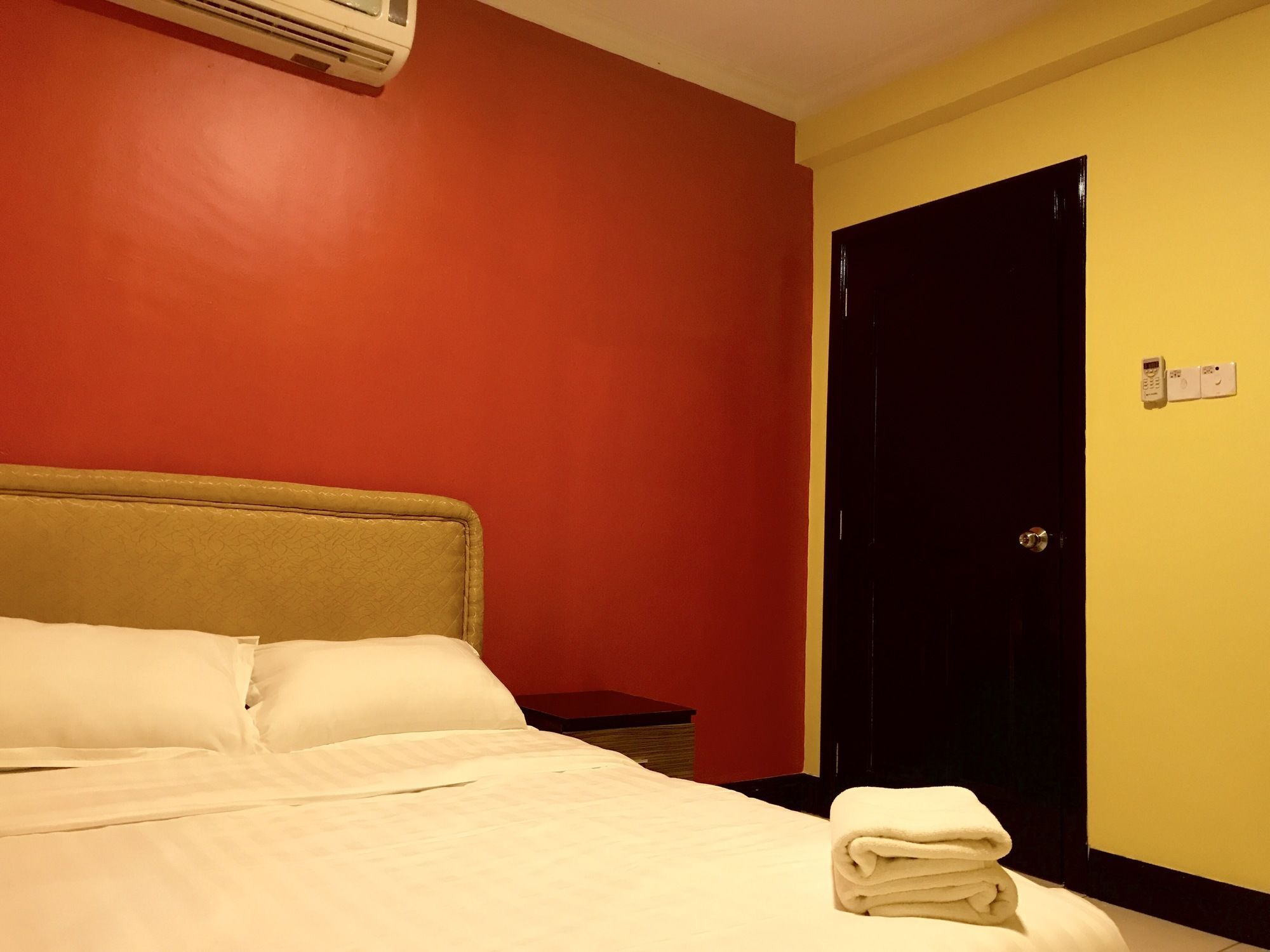 Sunset & Seaview Vacation Condos At Marina Court Resort Condo 코타키나발루 외부 사진