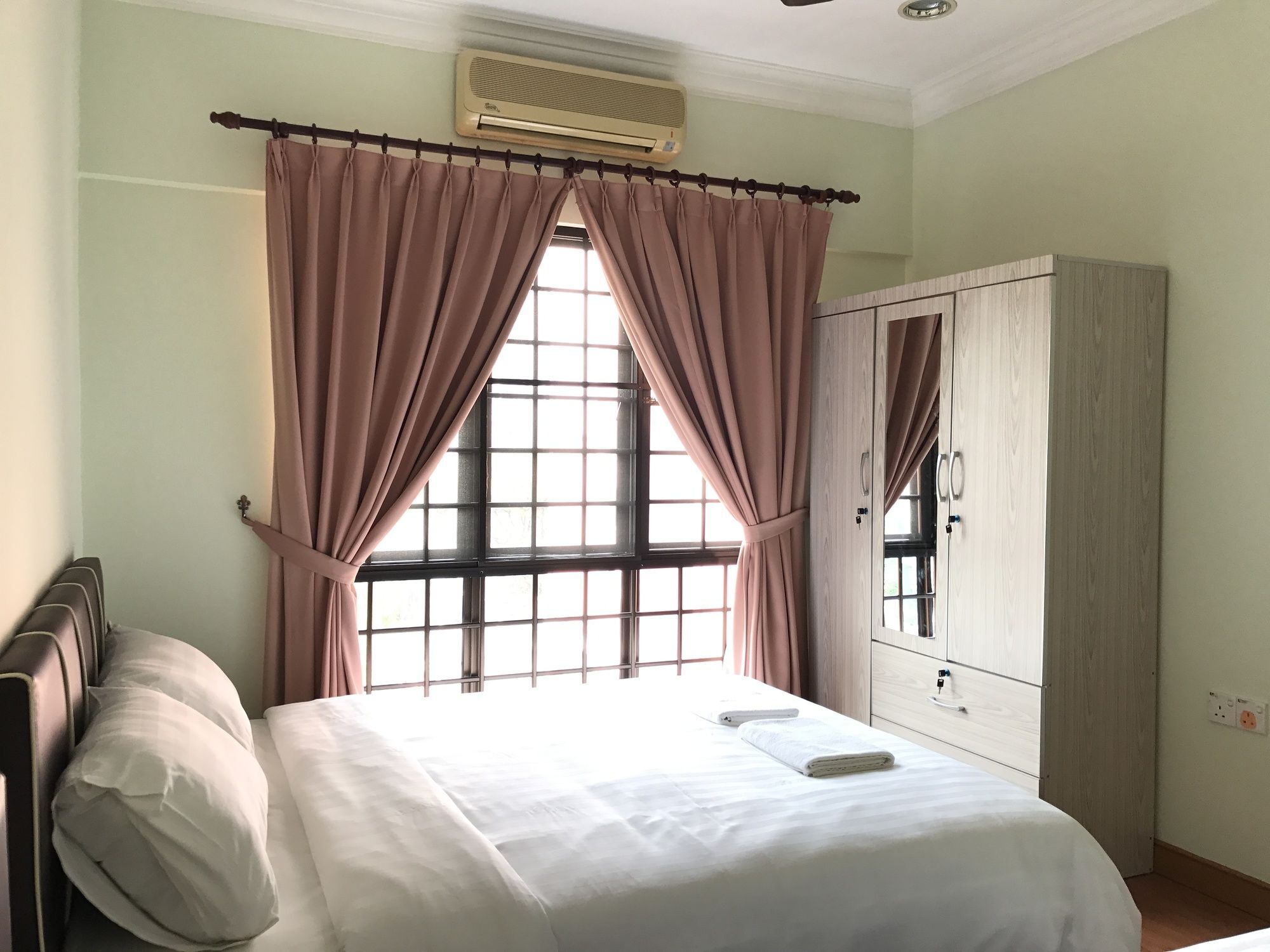 Sunset & Seaview Vacation Condos At Marina Court Resort Condo 코타키나발루 외부 사진